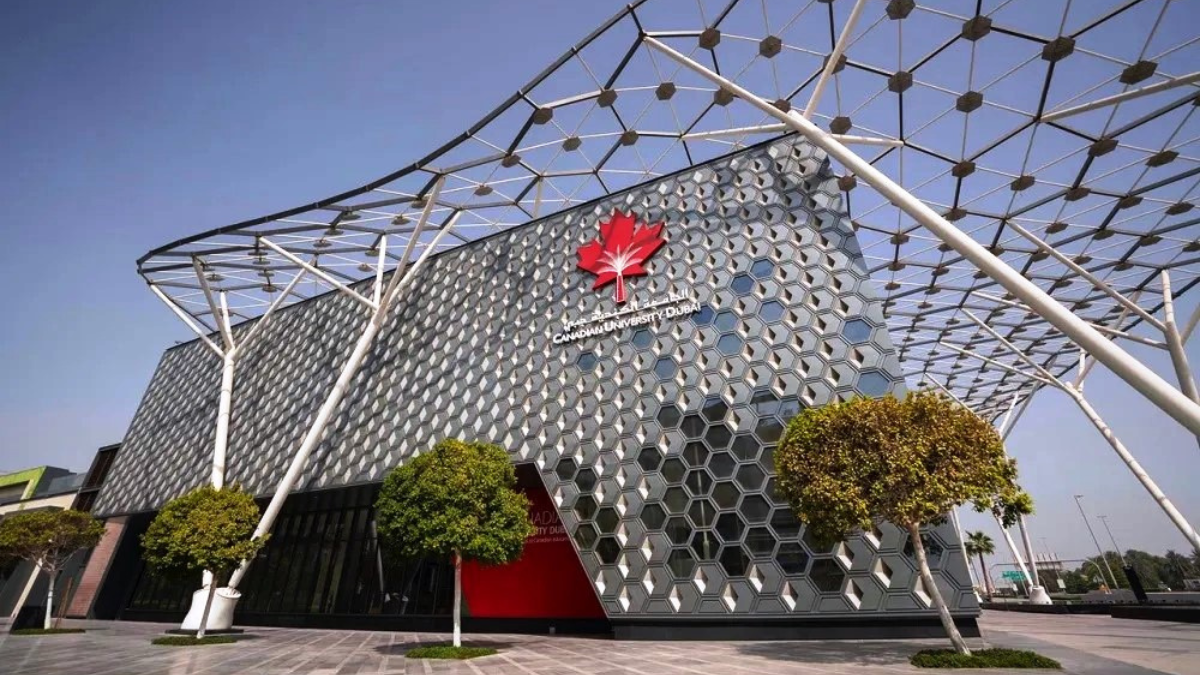 الجامعة الكندية في دبي