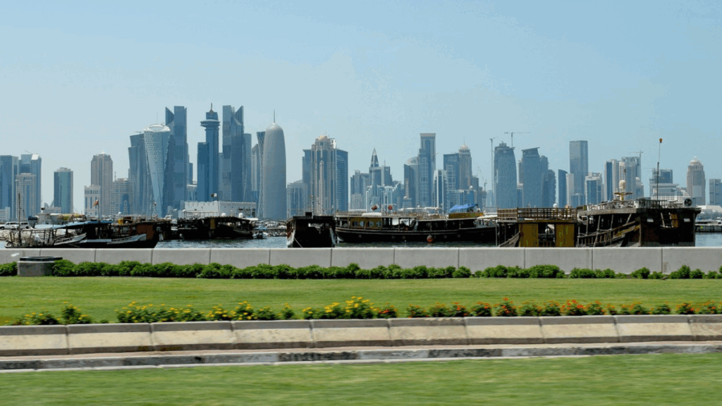عقد عمل في قطر شامل التأشيرة وراتب 13800 ريال قطري