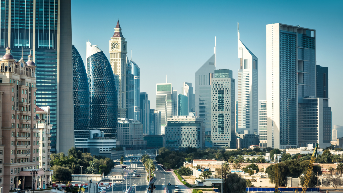 عقد عمل لمدة سنتين في دبي براتب شهري 8000 درهم إماراتي