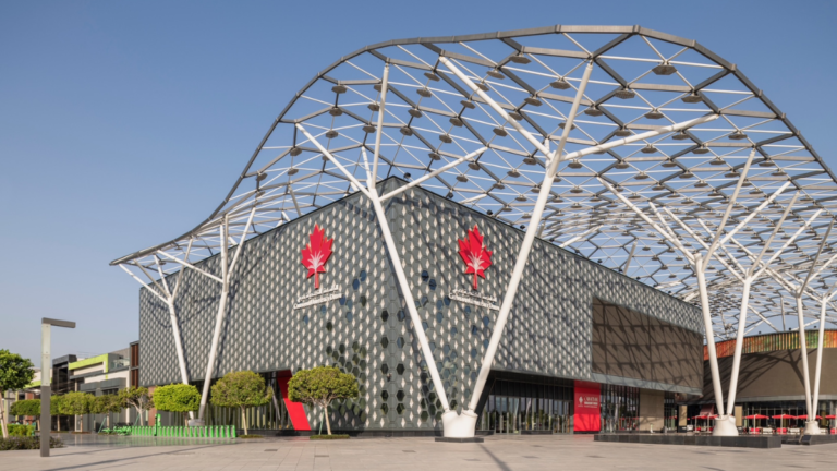 الجامعة الكندية في دبي